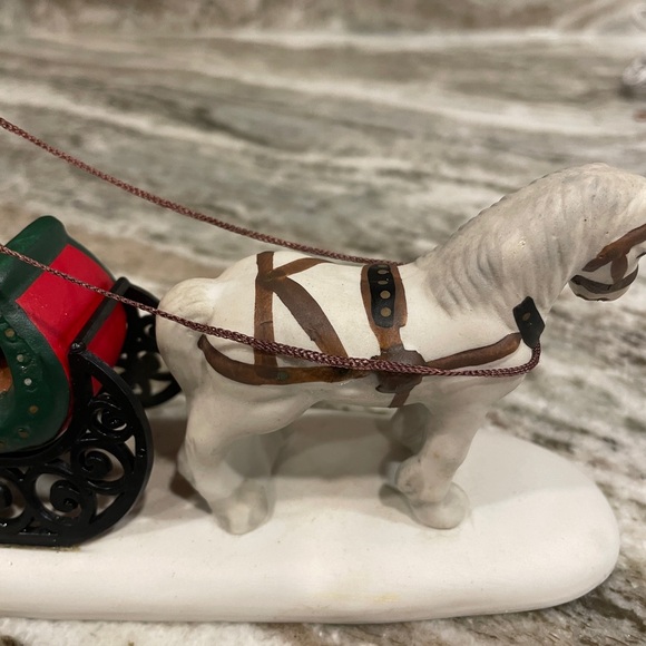 Lemax Village Collection Porcelain Loading The Gifts Porcelain Carriage W Kids - Picture 8 of 10